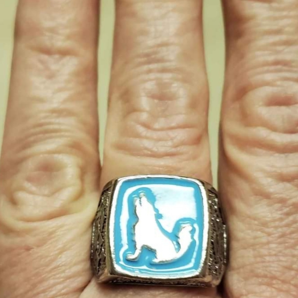 Silver and turquoise wolf Howling ring 11